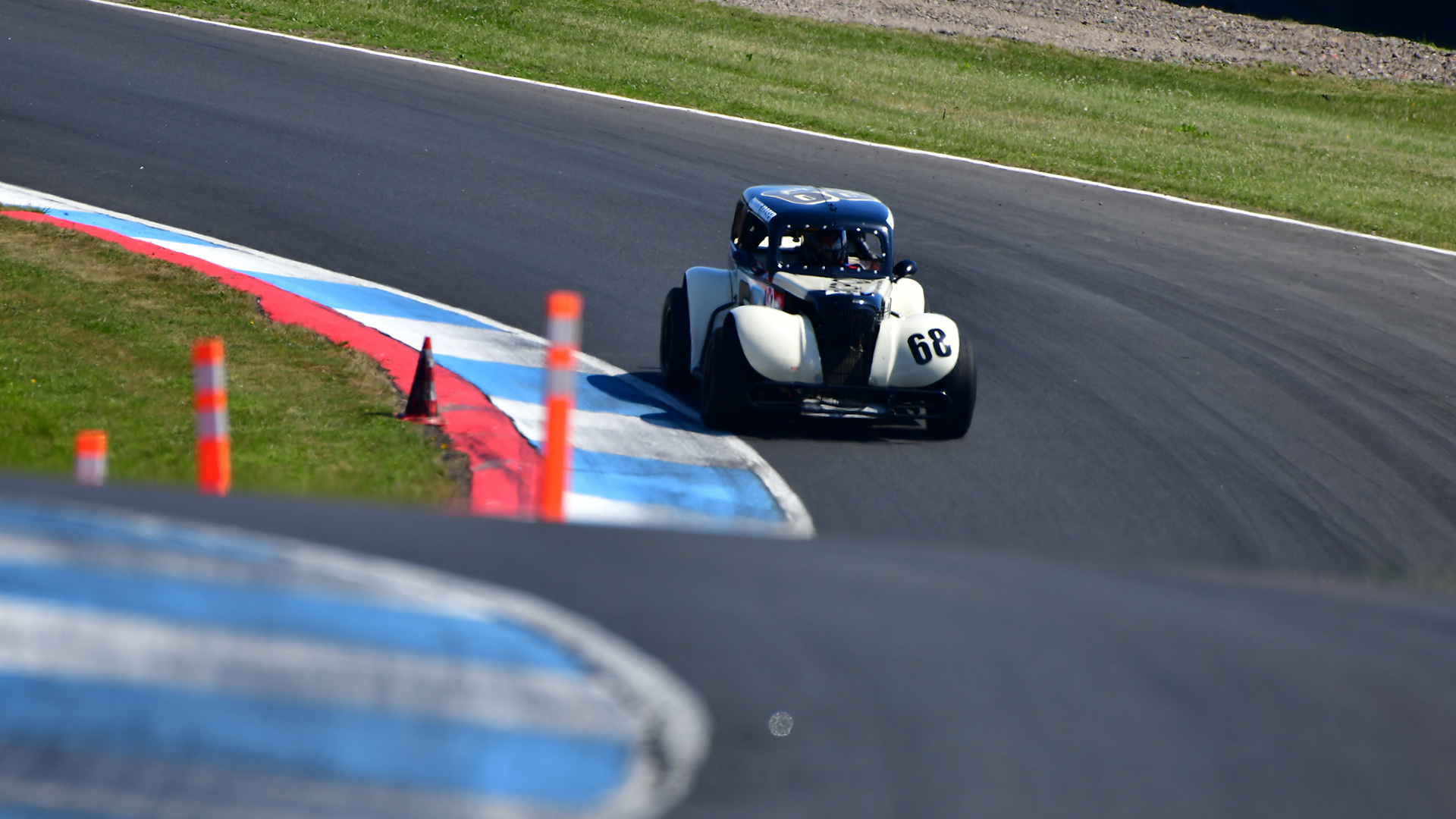 Legends Driving Experience Legends Racing experience Driving Experience at Knockhill Racing Circuit, feel the dramatic dips and climbs of our international racing circuit from the driving seat of a Formula Racing Car.  Scotland’s National Motorsport circuit.  The perfect gift idea, a driving experience for every gift occasion.  Thrilling and exciting and a great day out at Knockhill.