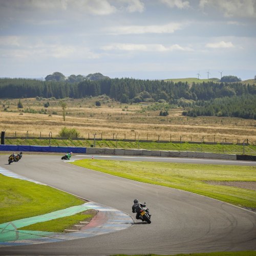 Scottish Track days and race track driving days in scotland. Bike Track days, Bike Track Evenings, Bike Track Mornings, Car Track Days, Hot Hatch Car Trackdays and much more.