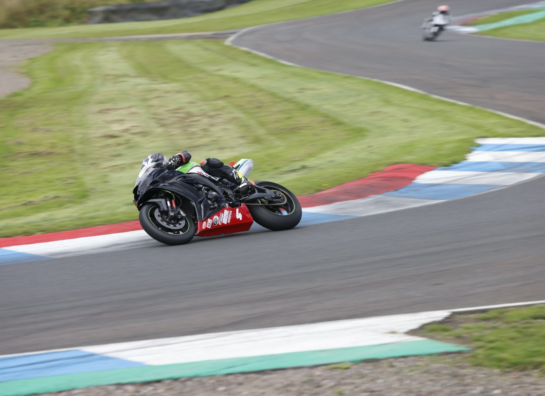  Niall Mackenzie Bike Trackday with Niall Mackenzie, motorcycle trackday action all day long with top expert tuition, advice and tips from 3 times British Superbike Champion, Niall Mackenzie and some current racing stars. Experience at Knockhill